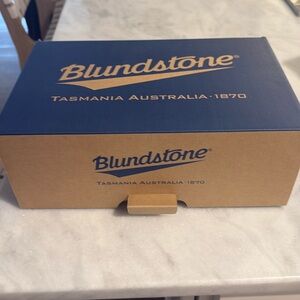 New in Box: Men’s Blundstone Elastic Sided Boot Lined